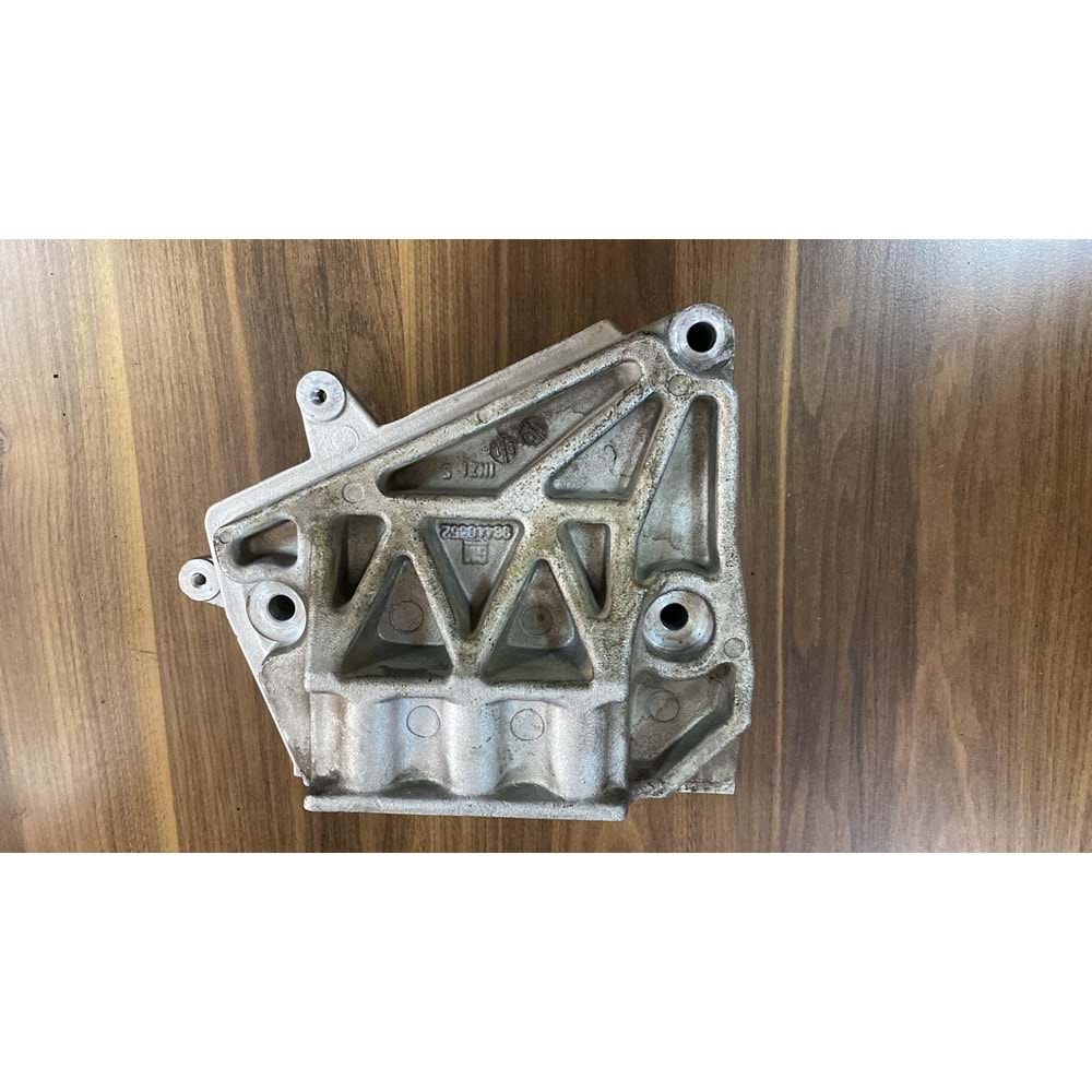MOTOR TAKOZU BAĞLANTI BRAKETİ CAPTİVA C100 -ÇIKMA-