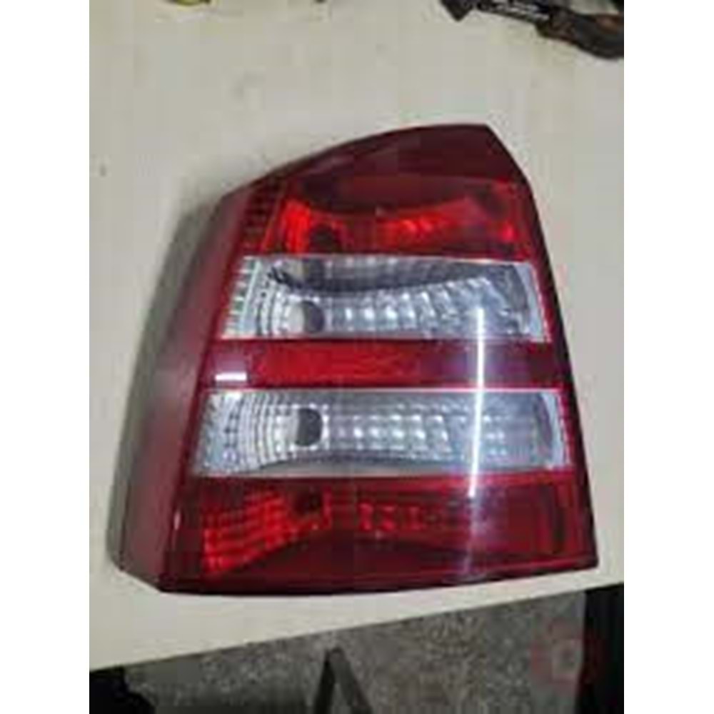 STOP LAMBASI ASTRA G SEDAN KIRMIZI ÇİFT BEYAZLI (SOL) 98-03 -KORE-