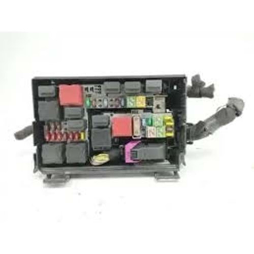 SİGORTA KUTUSU KOMPLE CORSA D 1.3 -ÇIKMA-
